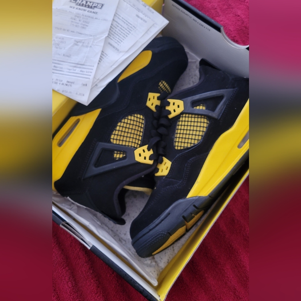 Jordan 4 Retro Thunders 7Y
